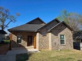 1399 W 2nd St in Tyler, TX - Building Photo