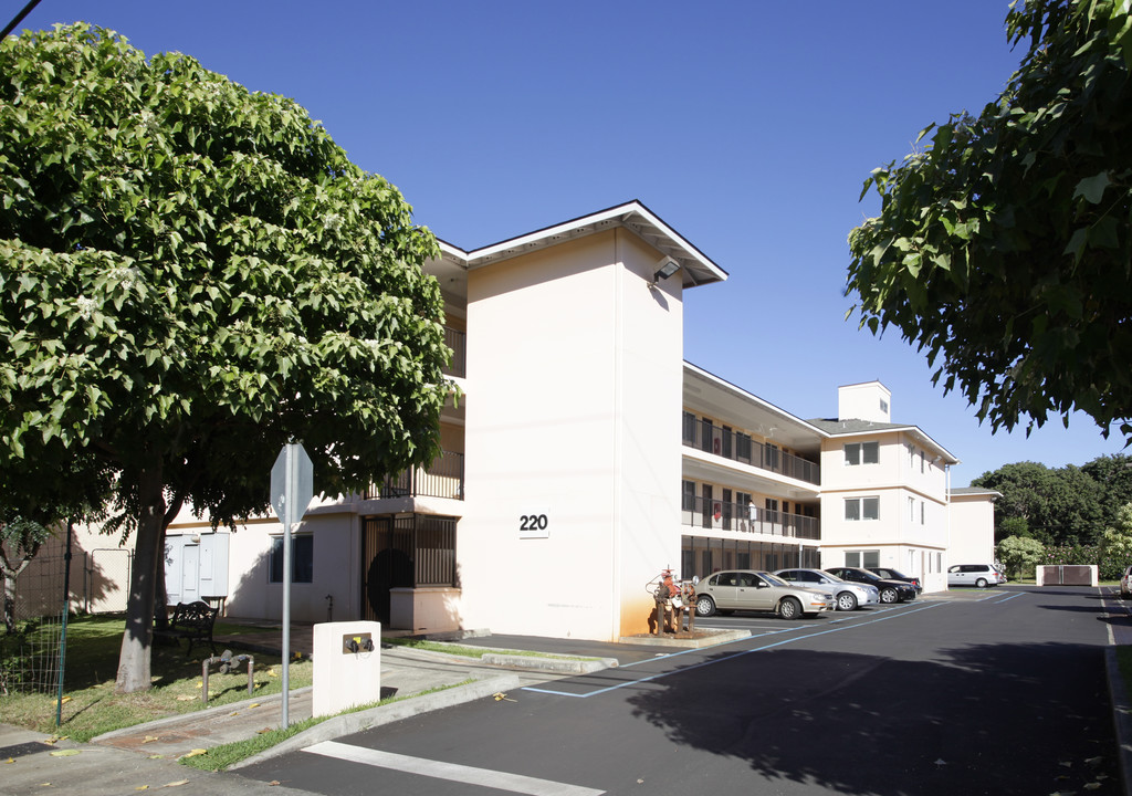 220 California Ave in Wahiawa, HI - Foto de edificio