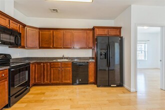 5808 WASHINGTON St-Unit -401 in West New York, NJ - Building Photo - Building Photo