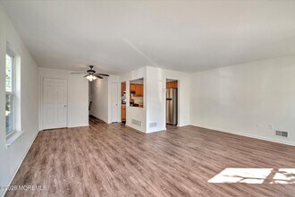 26 Esplanade Way in Berkeley Township, NJ - Building Photo - Building Photo