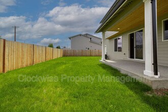 206 Tacoma Ct NW in Orting, WA - Building Photo - Building Photo