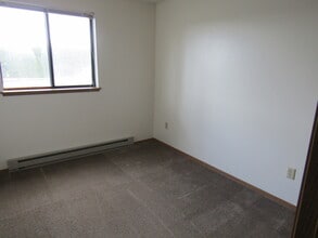 2424 University Place in Cheney, WA - Foto de edificio - Building Photo