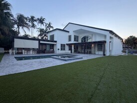 5455 SW 191st Terrace in Miramar, FL - Building Photo