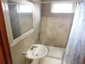 88 Oak St in New Britain, CT - Building Photo - Building Photo