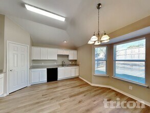 2108 Cancun Dr in Mansfield, TX - Building Photo - Building Photo