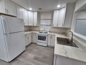 2902 N 1st St, Unit 2902 N 1st St in Fresno, CA - Foto de edificio - Building Photo