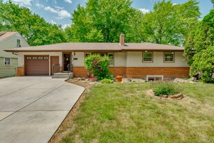 4318 Benjamin St NE in Minneapolis, MN - Building Photo