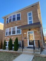 5841 W Higgins Ave, Unit 2R in Chicago, IL - Building Photo
