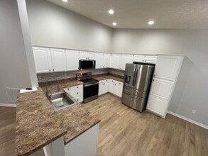 100 Dublin Ln in Shelbyville, KY - Building Photo - Building Photo