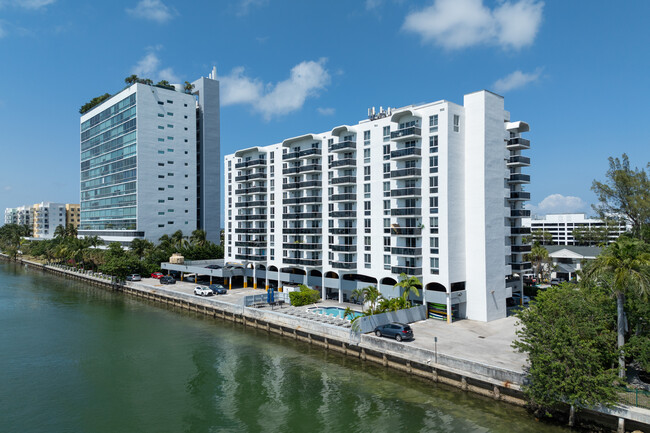 The Islander Club in North Bay Village, FL - Building Photo - Building Photo