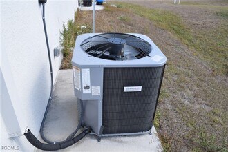 2006 Welby Ln in Lehigh Acres, FL - Building Photo - Building Photo