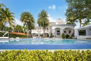 100 Palm Ave in Miami Beach, FL - Building Photo