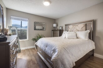 Rio Vista Apartments in Albuquerque, NM - Building Photo - Building Photo