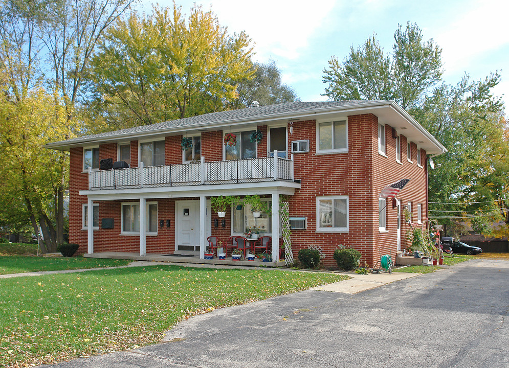 211 Jefferson St in Waterford, WI - Building Photo