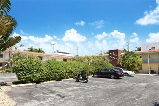 345 Michigan Ave in Miami Beach, FL - Foto de edificio - Building Photo