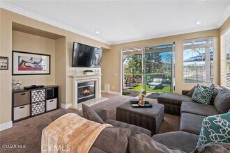 525 Shadow Ln in Simi Valley, CA - Building Photo - Building Photo