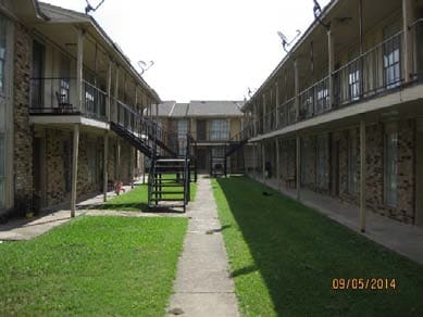 Victoria Manor in Houston, TX - Building Photo - Building Photo