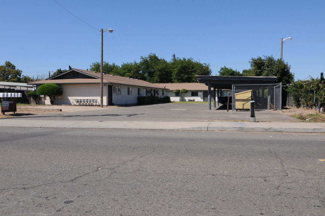 3209 Central Ave in Ceres, CA - Foto de edificio