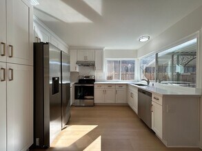 869 St John Cir in Concord, CA - Building Photo - Building Photo