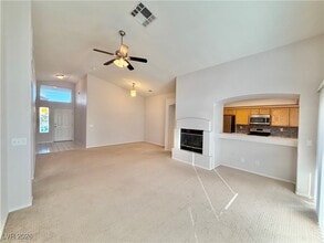 8525 Danza Del Sol Dr in Las Vegas, NV - Building Photo - Building Photo