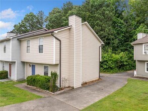 112 Woodberry Ct in Woodstock, GA - Foto de edificio - Building Photo