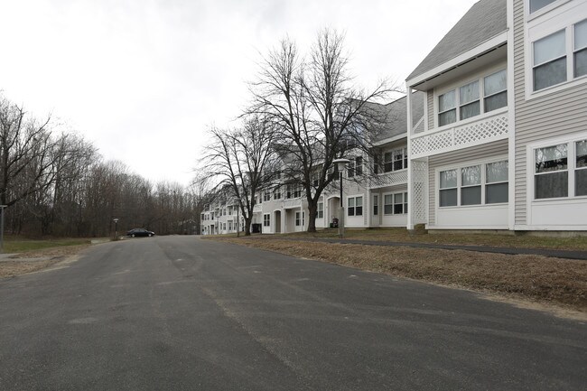 Edgar W. Bois Terrace in Dover, NH - Foto de edificio - Building Photo