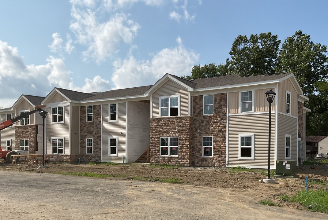 Canal Crossing in Hebron, OH - Building Photo