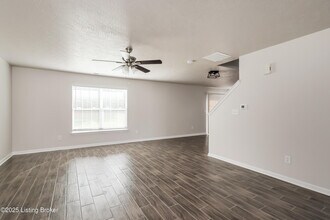 9710 Evanwood Ct in Louisville, KY - Building Photo - Building Photo