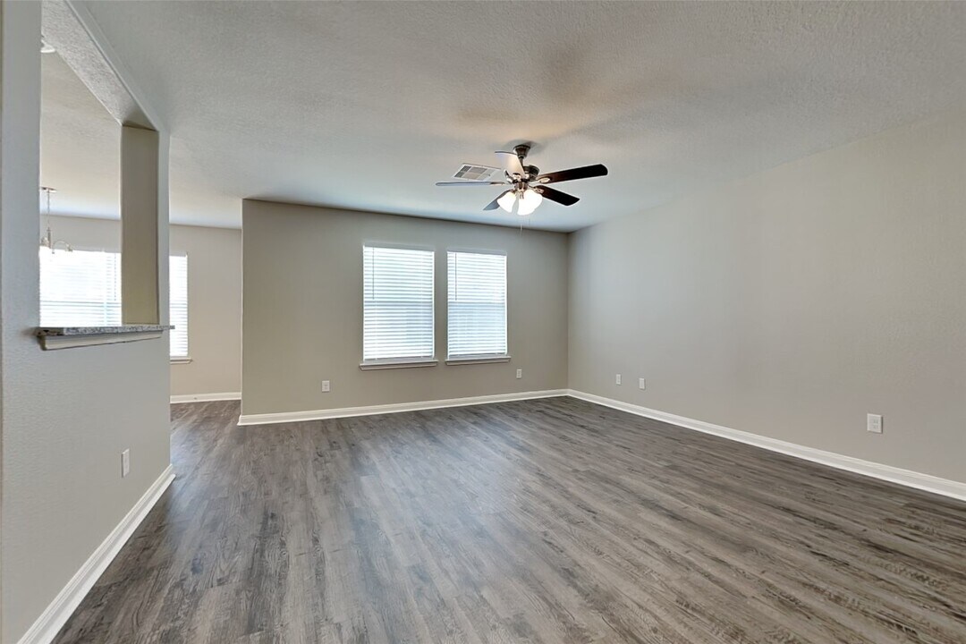 21614 Astipalia Dr in Spring, TX - Building Photo