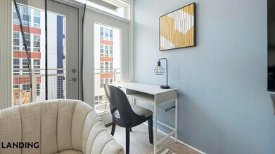 5334 Baltimore Ave, Unit 418 in Hyattsville, MD - Foto de edificio - Building Photo