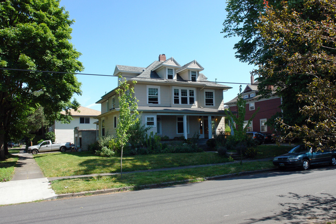 2209 NE Wasco St in Portland, OR - Building Photo