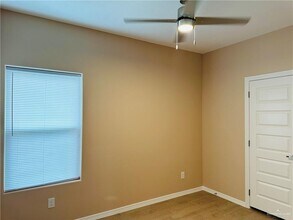 2900 W Kenwood St in Edinburg, TX - Building Photo - Building Photo