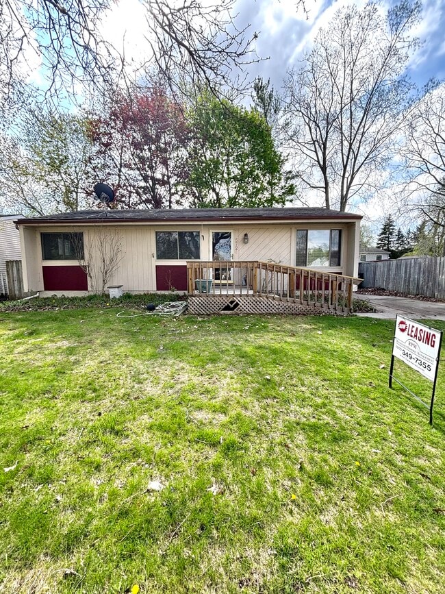 property at 5724 Annapolis Dr