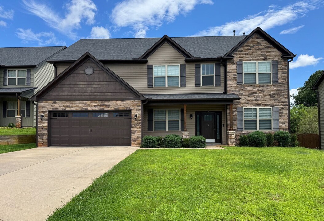 5 Henbit Wy in Avery Creek, NC - Foto de edificio