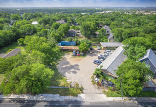 2921 E 12th St in Austin, TX - Building Photo - Building Photo