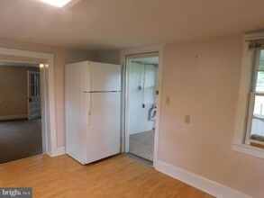 430 Sugar Hill Rd in White Post, VA - Building Photo - Building Photo