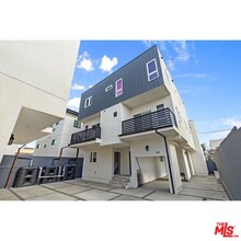 1116 S Mariposa Ave in Los Angeles, CA - Building Photo - Building Photo