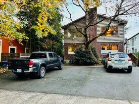 3334 SE 9th Ave, Unit 3334 in Portland, OR - Building Photo