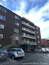 18 Lakehill Ave, Unit 18 Hamilton Rd #301 in Arlington, MA - Building Photo - Building Photo