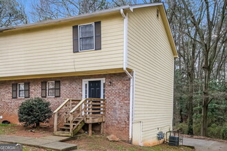 5026 Hawthorne Ct in Smyrna, GA - Building Photo - Building Photo