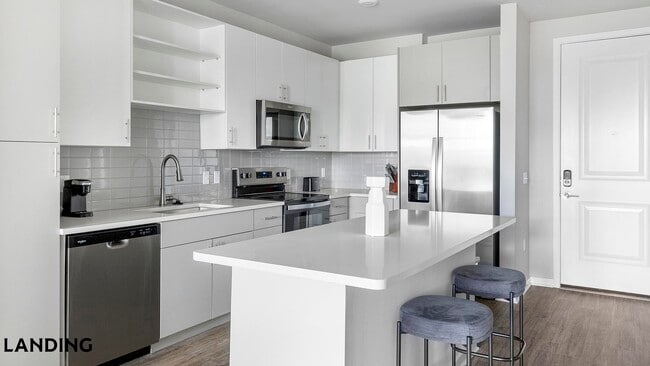 4902 Cosmos Cir, Unit 204 in Wimauma, FL - Foto de edificio - Building Photo