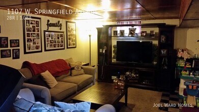 1107 W Springfield Ave in Champaign, IL - Building Photo - Building Photo