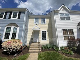 109 Powhatan Ct in Stafford, VA - Building Photo