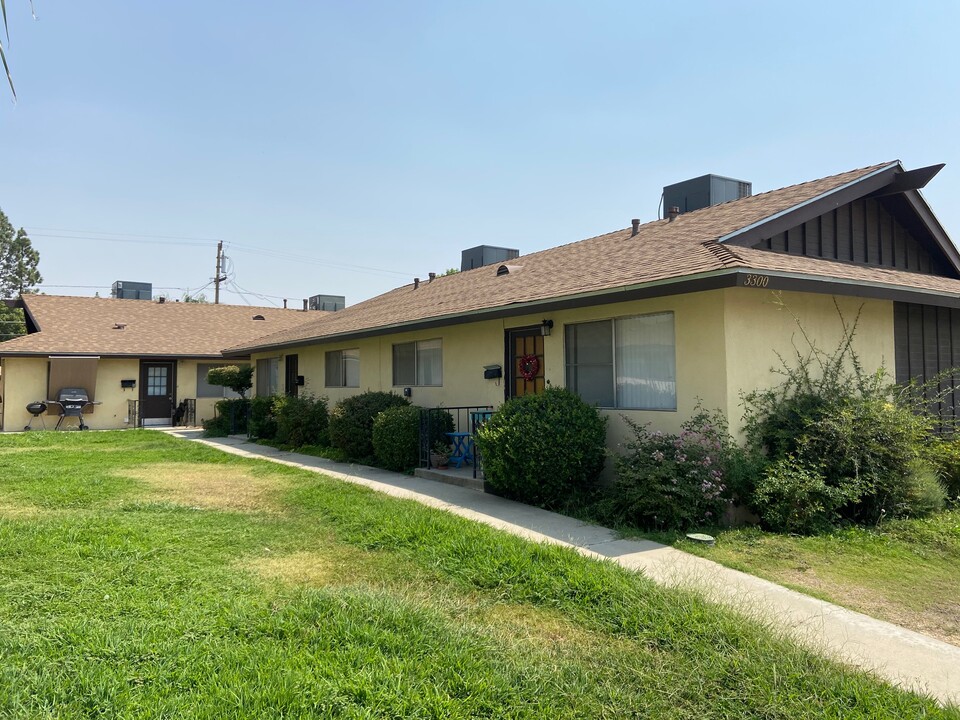 3300 N Chester Ave in Bakersfield, CA - Building Photo