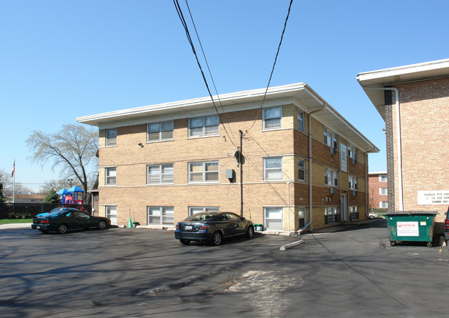 2021 N 19th Ave in Melrose Park, IL - Foto de edificio - Building Photo