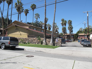 Pacific Palms Apartments in Bellflower, CA - Building Photo - Building Photo