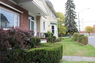 89 Delaware Ave, Unit 1R