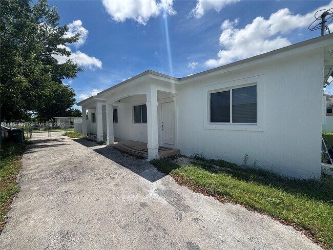 26514 SW 138th Ave in Homestead, FL - Building Photo - Building Photo