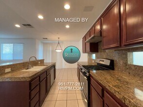 11521 Bridge Bay Dr in Riverside, CA - Building Photo - Building Photo