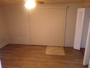 6816 SW 4th Pl in Gainesville, FL - Building Photo - Building Photo